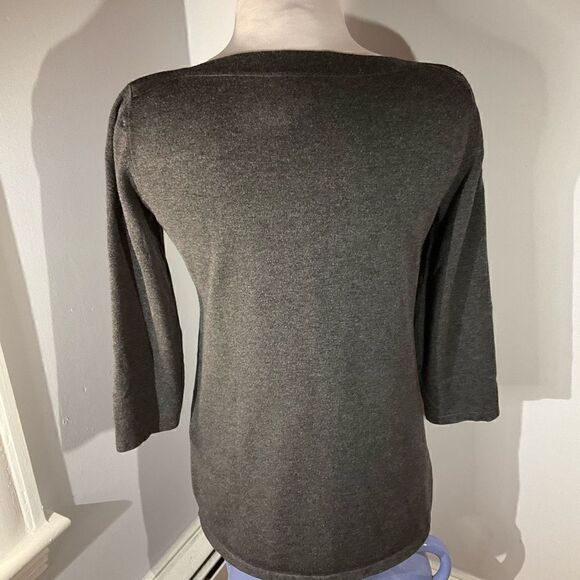 Loose Fit Grommet Sweater, S/P. 3/4 L Sleeves, Flattering Drape. Grey and Silver - Picture 3 of 9